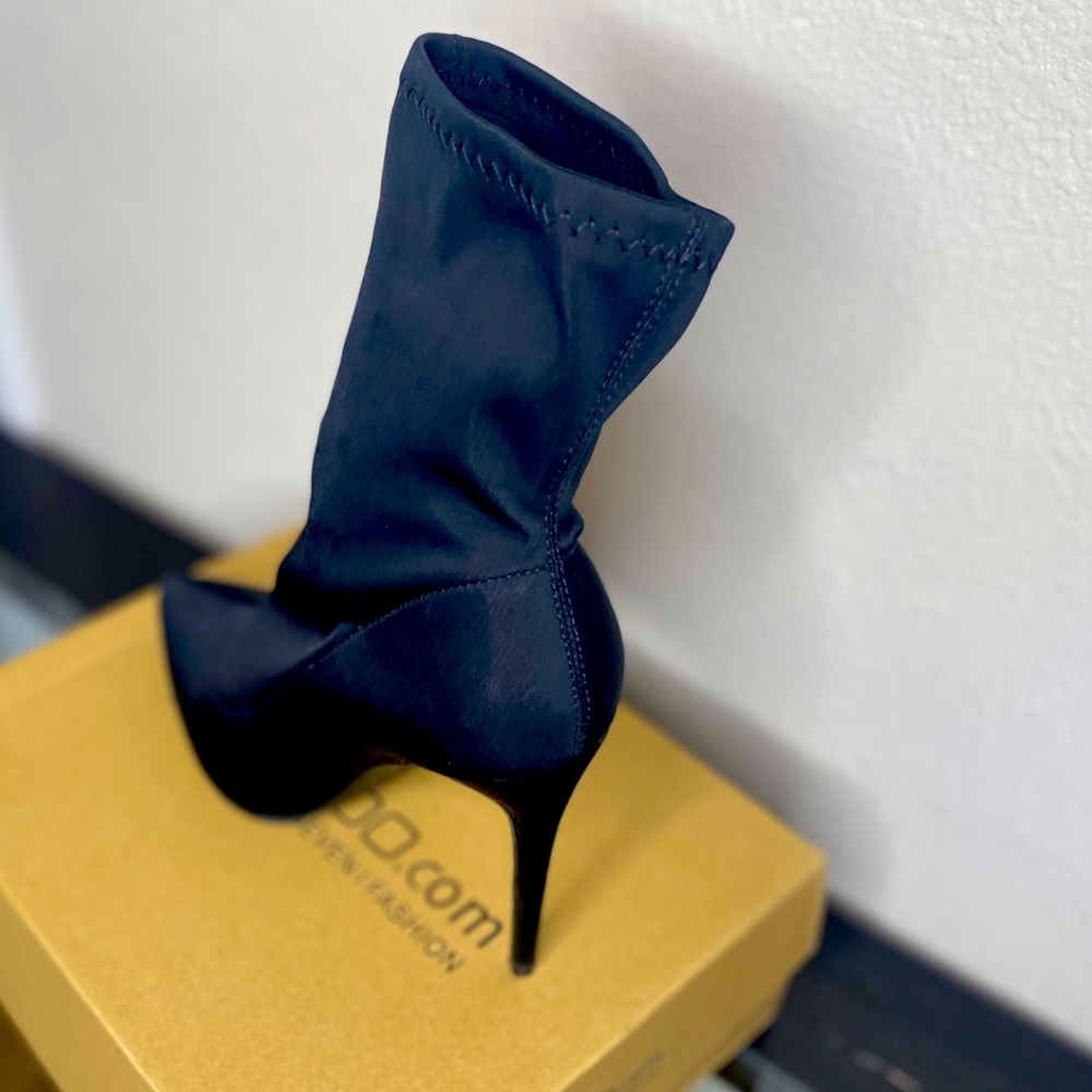 Women’s black sock boots Brand new